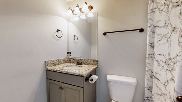 142 Cobblestone Place Dr, Goodlettsville, TN 37072