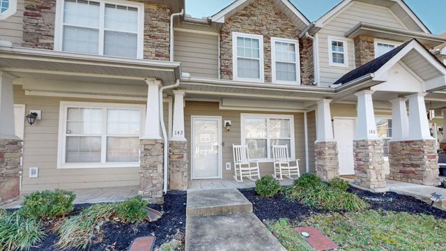 142 Cobblestone Place Dr, Goodlettsville, TN 37072
