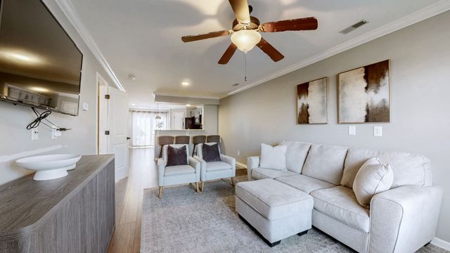 142 Cobblestone Place Dr, Goodlettsville, TN 37072