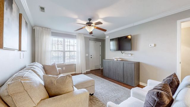 142 Cobblestone Place Dr, Goodlettsville, TN 37072