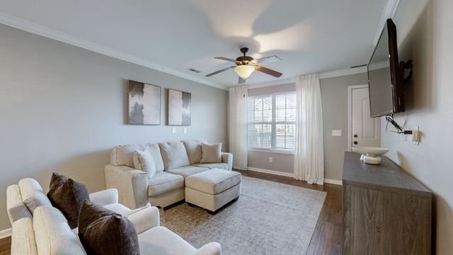 142 Cobblestone Place Dr, Goodlettsville, TN 37072