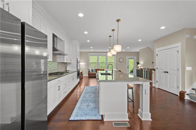 208 Kousa Ln, Peters Twp, PA 15367