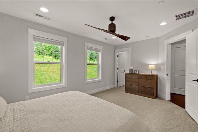 208 Kousa Ln, Peters Twp, PA 15367