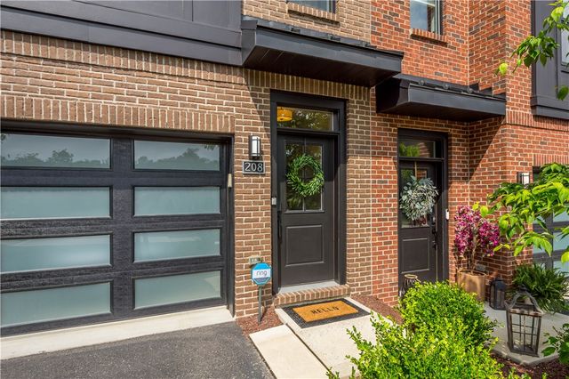208 Kousa Ln, Peters Twp, PA 15367