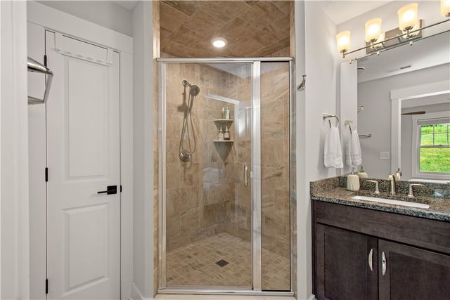 208 Kousa Ln, Peters Twp, PA 15367