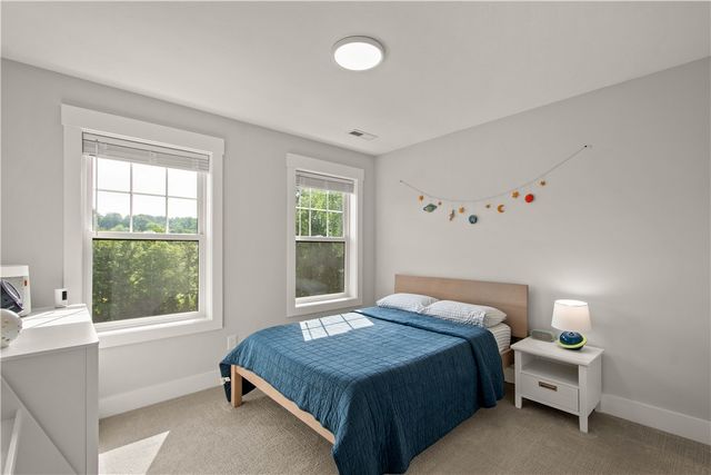 208 Kousa Ln, Peters Twp, PA 15367