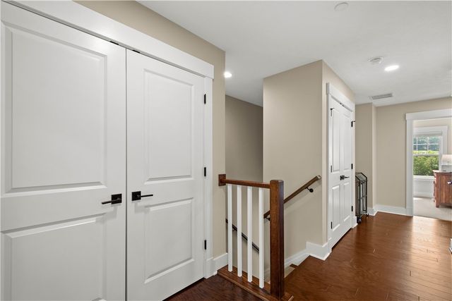 208 Kousa Ln, Peters Twp, PA 15367
