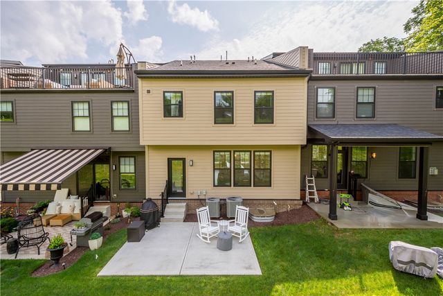 208 Kousa Ln, Peters Twp, PA 15367