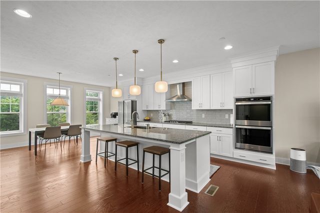 208 Kousa Ln, Peters Twp, PA 15367