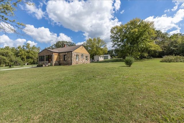 14735 Monark Drive, Neosho, MO 64850