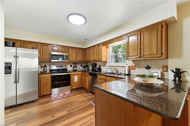 804 Westgate CT, Newport News, VA 23602