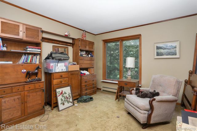 530 W Oakley Park Road, Commerce Charter Township, MI 48390