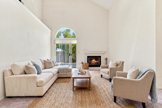 9126 N Stoneridge Lane, Fresno, CA 93720