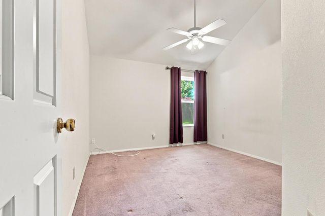 9126 N Stoneridge Lane, Fresno, CA 93720