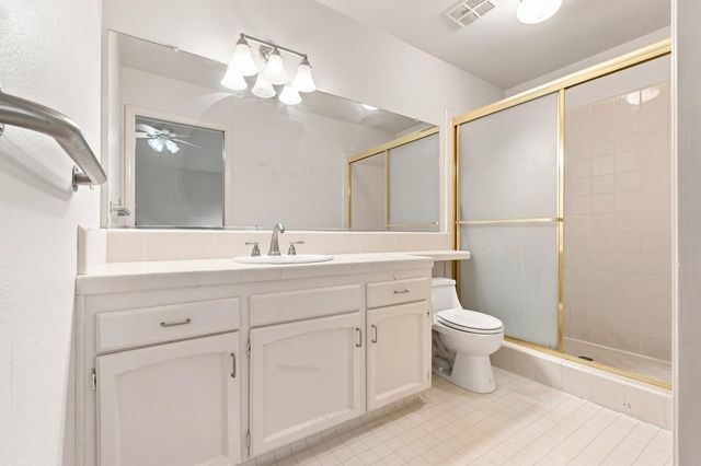 9126 N Stoneridge Lane, Fresno, CA 93720