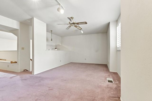 9126 N Stoneridge Lane, Fresno, CA 93720
