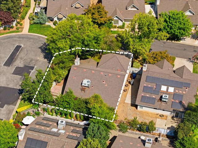 9126 N Stoneridge Lane, Fresno, CA 93720