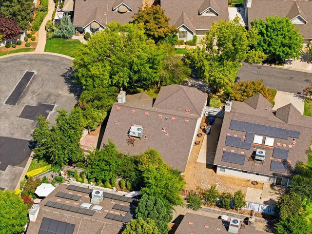 9126 N Stoneridge Lane, Fresno, CA 93720