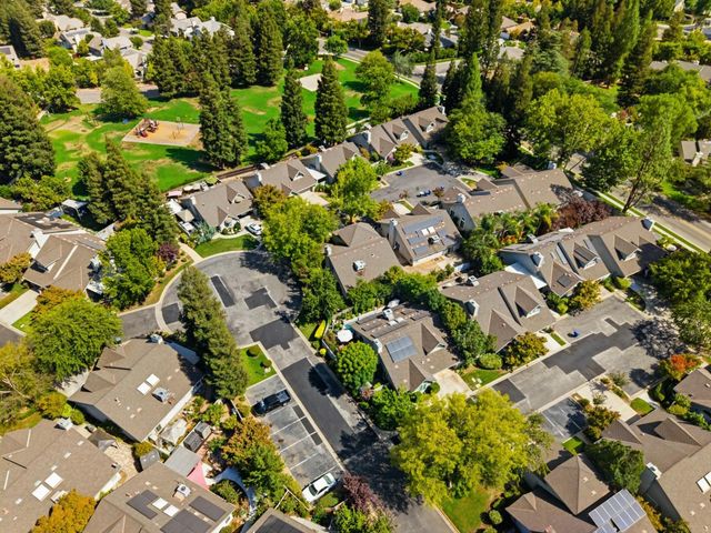 9126 N Stoneridge Lane, Fresno, CA 93720