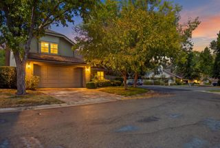 9126 N Stoneridge Lane, Fresno, CA 93720