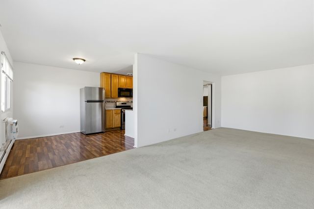 2620 N Windsor Drive 204, Arlington Heights, IL 60004