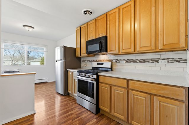 2620 N Windsor Drive 204, Arlington Heights, IL 60004