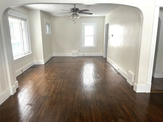 424 LIGHTHOUSE Street, Erie, PA 16507