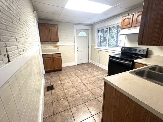 424 LIGHTHOUSE Street, Erie, PA 16507