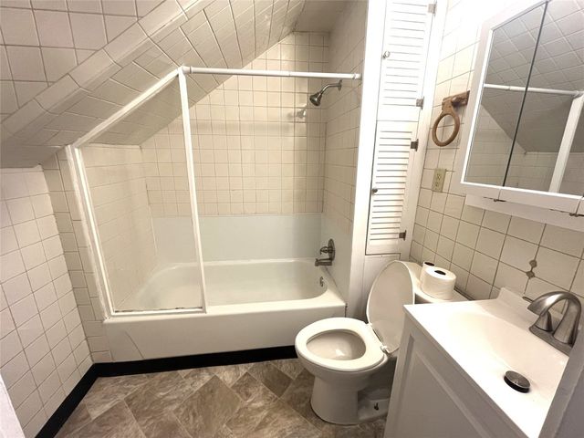 424 LIGHTHOUSE Street, Erie, PA 16507