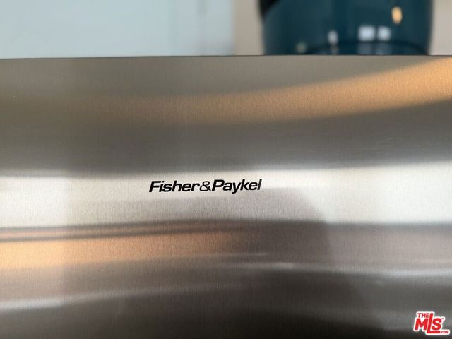 1282 Meadowbrook Avenue, Los Angeles, CA 90019