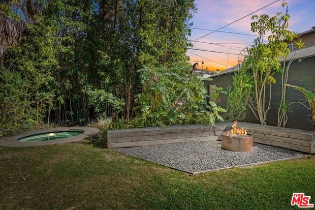 1282 Meadowbrook Avenue, Los Angeles, CA 90019