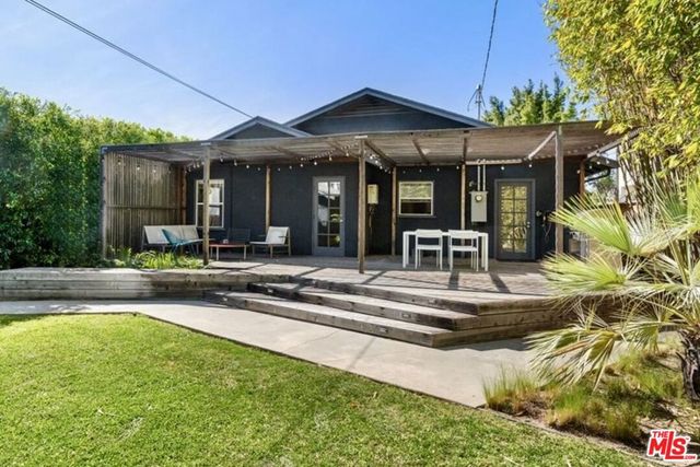 1282 Meadowbrook Avenue, Los Angeles, CA 90019