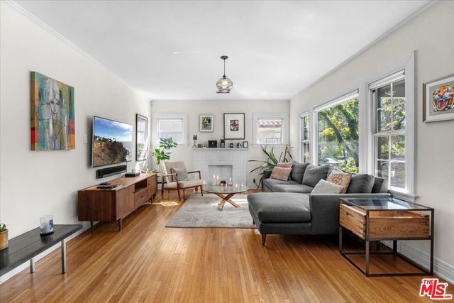 1282 Meadowbrook Avenue, Los Angeles, CA 90019