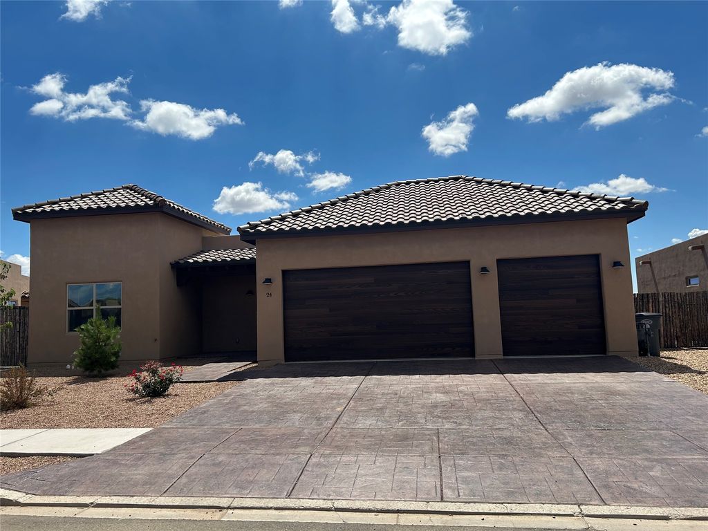 24 Pinon Doblado, Santa Fe, NM 87508