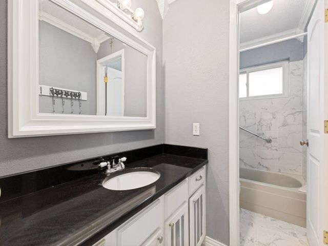 829 Broadmoor Drive, Mesquite, TX 75149