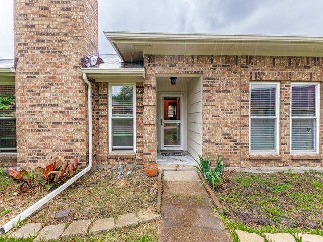 829 Broadmoor Drive, Mesquite, TX 75149