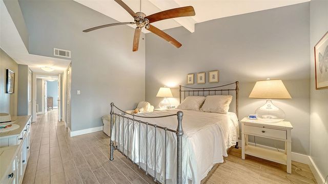 1601 PELICAN POINT DRIVE HA212, Sarasota, FL 34231