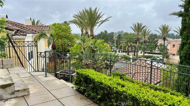 1000 S Volterra, Anaheim, CA 92808