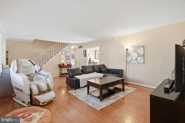 13315 PENNYPACKER LN, Fairfax, VA 22033