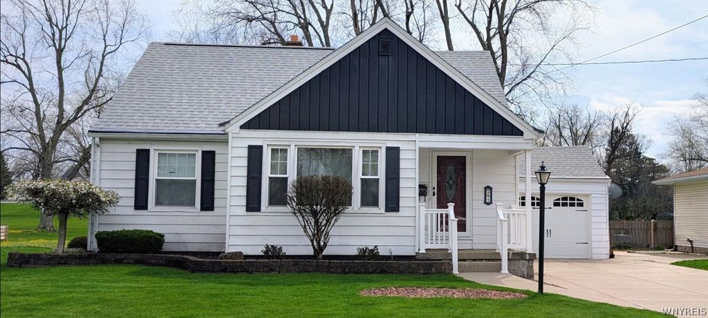 61 Norwood Drive, West Seneca, NY 14224