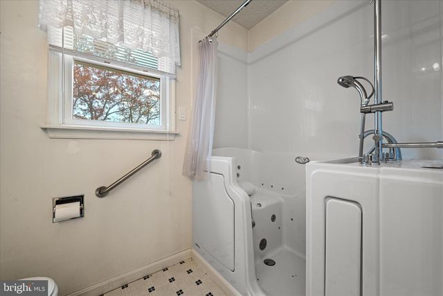 4403 BACK MOUNTAIN RD, Winchester, VA 22602