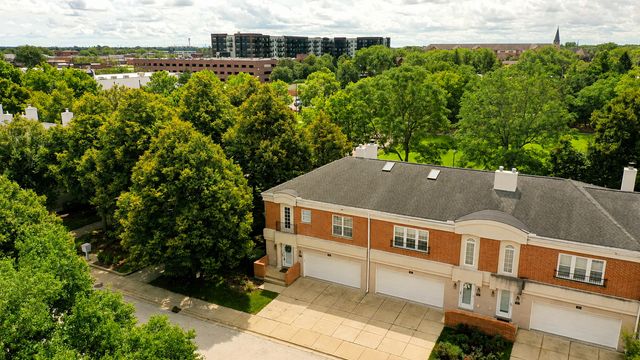 407 Town Place Circle 407, Buffalo Grove, IL 60089