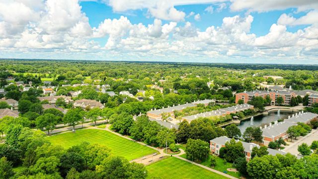 407 Town Place Circle 407, Buffalo Grove, IL 60089