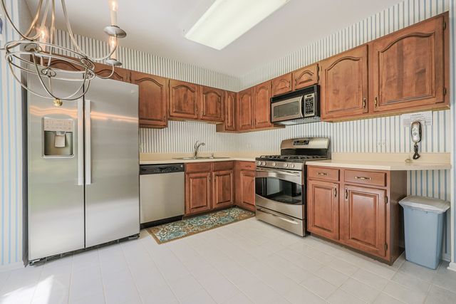 407 Town Place Circle 407, Buffalo Grove, IL 60089