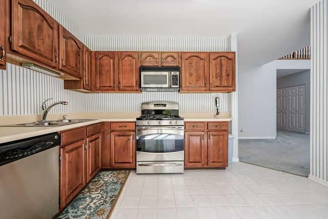 407 Town Place Circle 407, Buffalo Grove, IL 60089