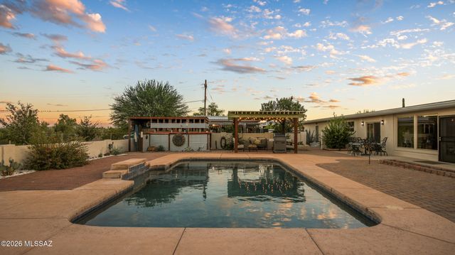 4520 N Calle Cadenza, Tucson, AZ 85745