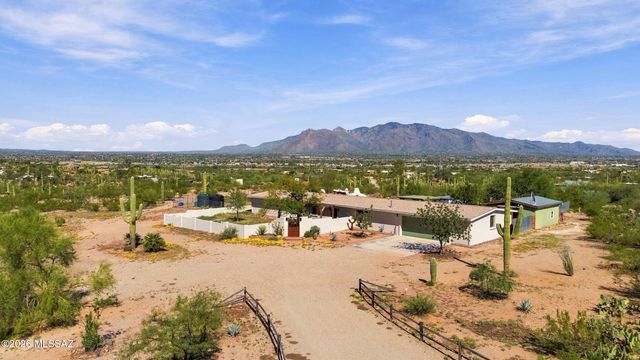 4520 N Calle Cadenza, Tucson, AZ 85745