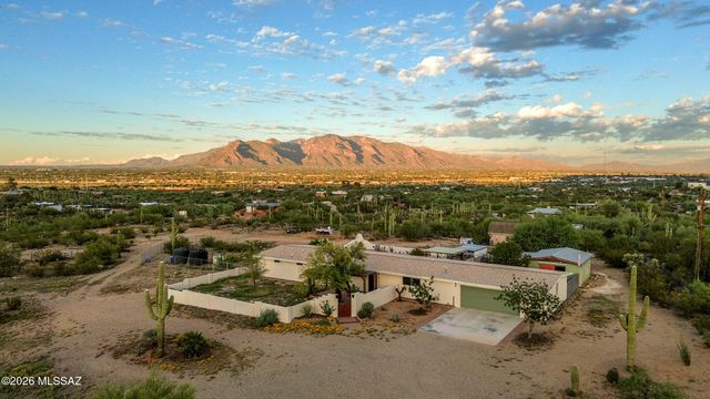 4520 N Calle Cadenza, Tucson, AZ 85745