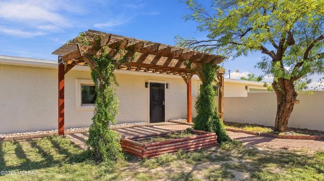 4520 N Calle Cadenza, Tucson, AZ 85745