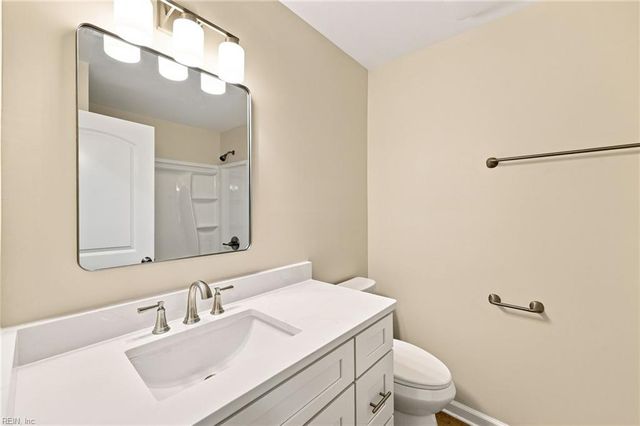 847 Weyanoke LN, Newport News, VA 23608